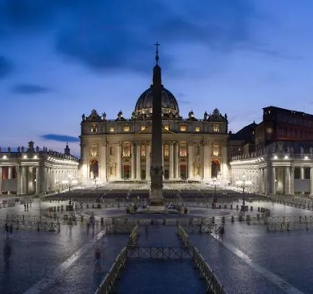 Homestay In St Peter Square , Vatican City, Vatican Museums *